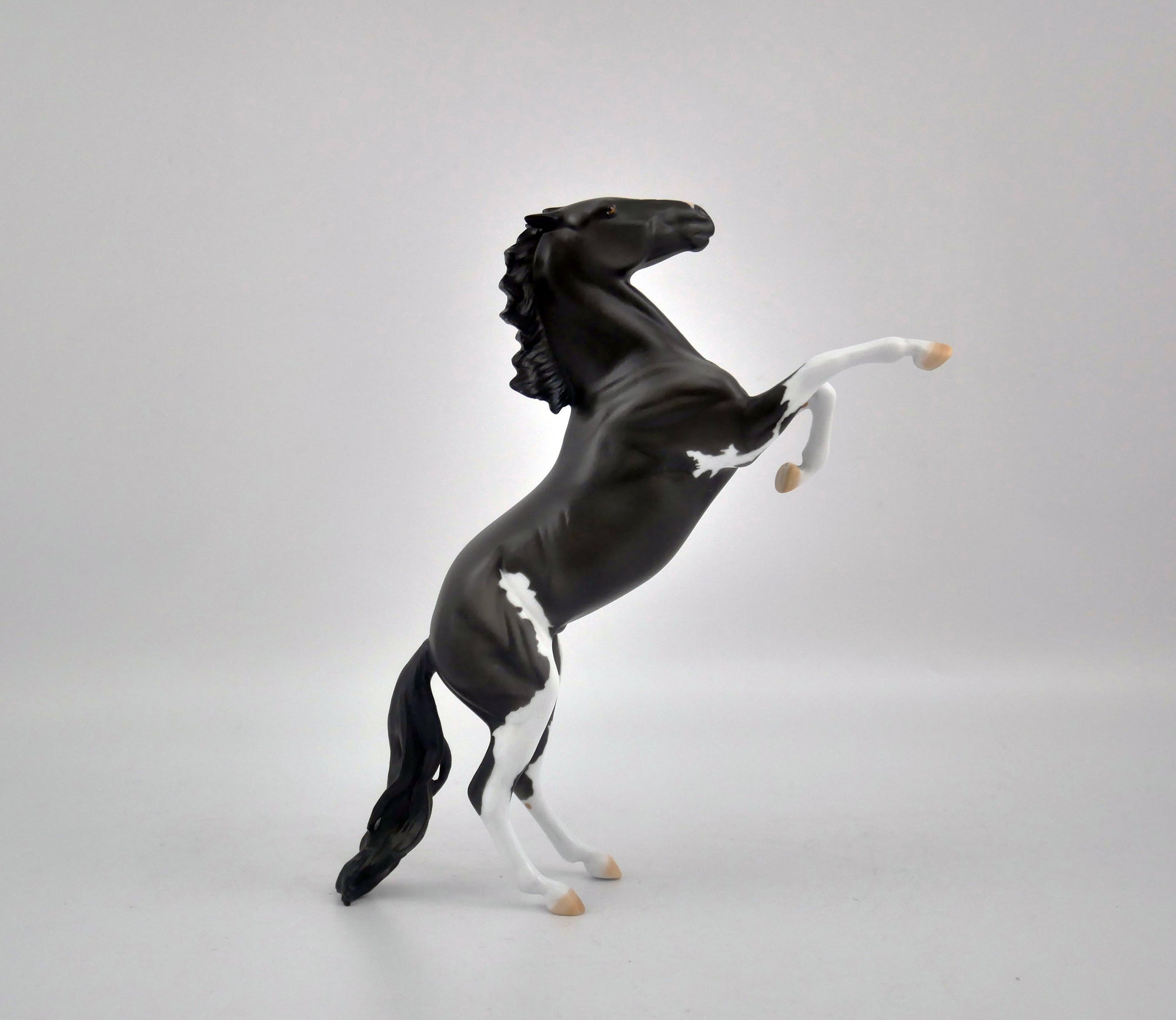 DAVEY GREY-OOAK REARING PEBBLES BY DAWN QUICK