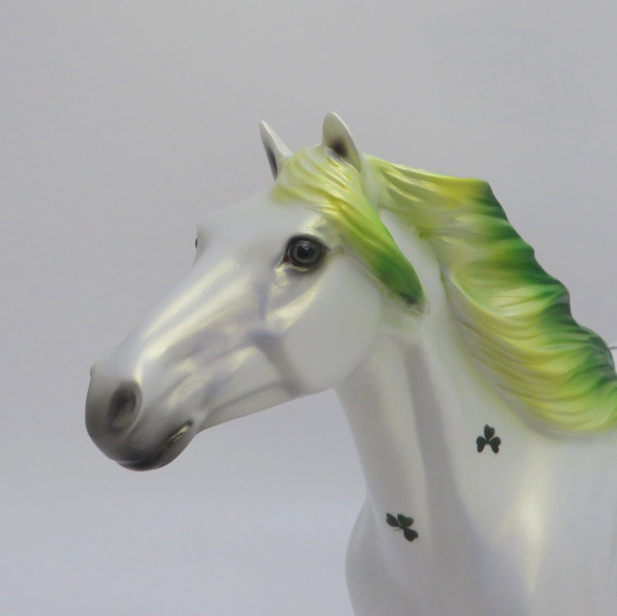 FINDLAY -- OOAK ST. PATRICKS DAY DECORATOR WITH PAINTED FLOWERS MUSTANG BY DAWN QUICK 3/5/20