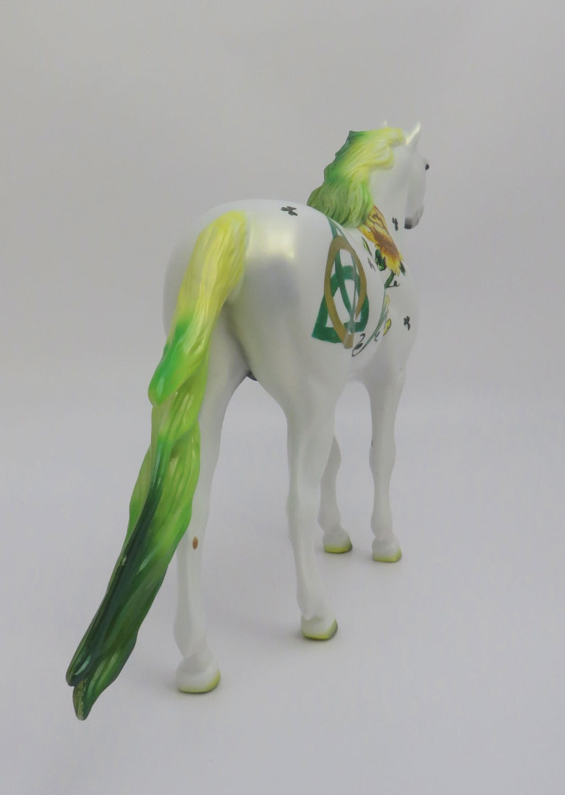 FINDLAY -- OOAK ST. PATRICKS DAY DECORATOR WITH PAINTED FLOWERS MUSTANG BY DAWN QUICK 3/5/20