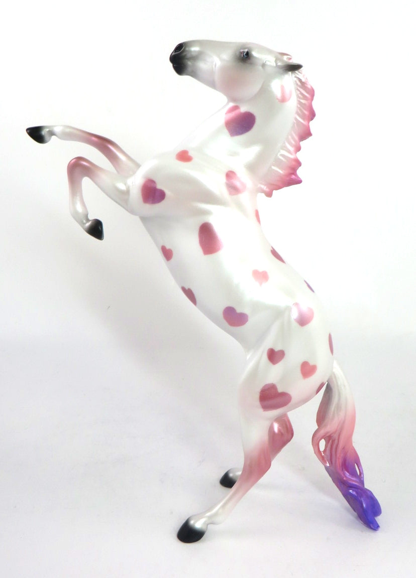 FLUTTER HEART-OOAK REARING HEART PEBBLES MODEL HORSE 2/13/20