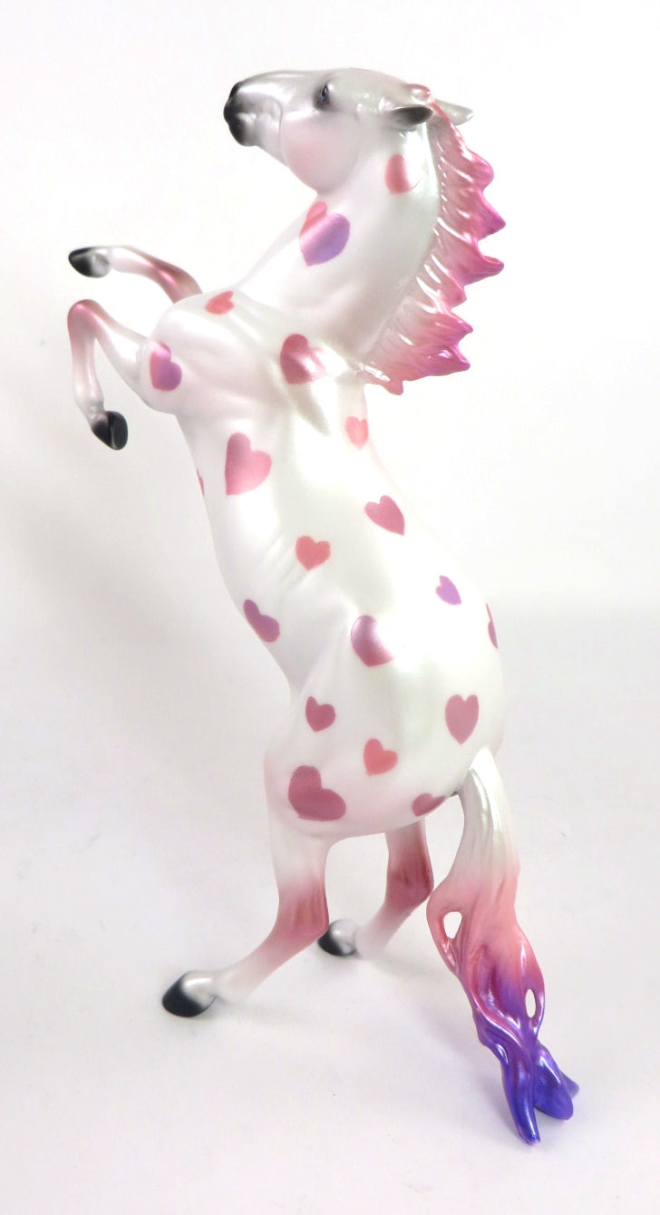 FLUTTER HEART-OOAK REARING HEART PEBBLES MODEL HORSE 2/13/20