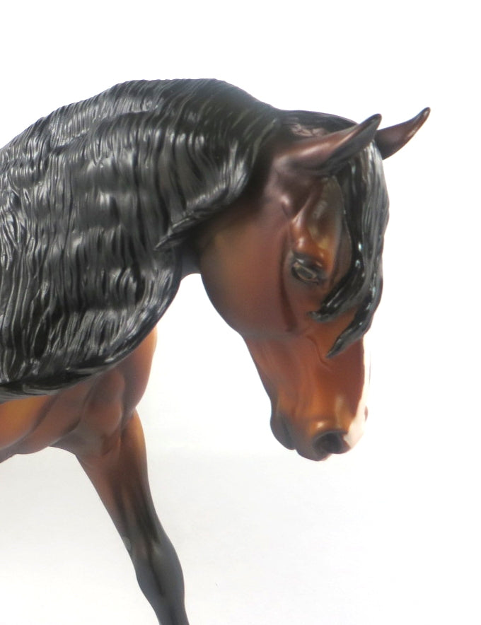 FUMBLE-LE-10 RED ROAN IRISH DRAFT MODEL HORSE SB 20