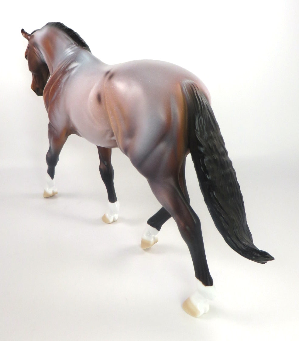 FUMBLE-LE-10 RED ROAN IRISH DRAFT MODEL HORSE SB 20