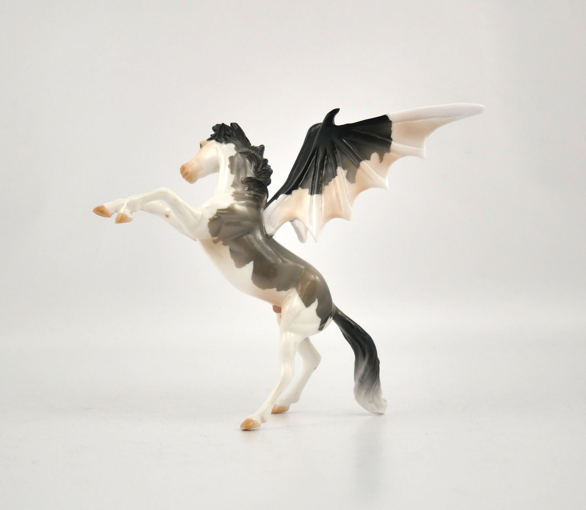 Grey-OOAK Rearing Chip By Audrey Dixon MM 2020