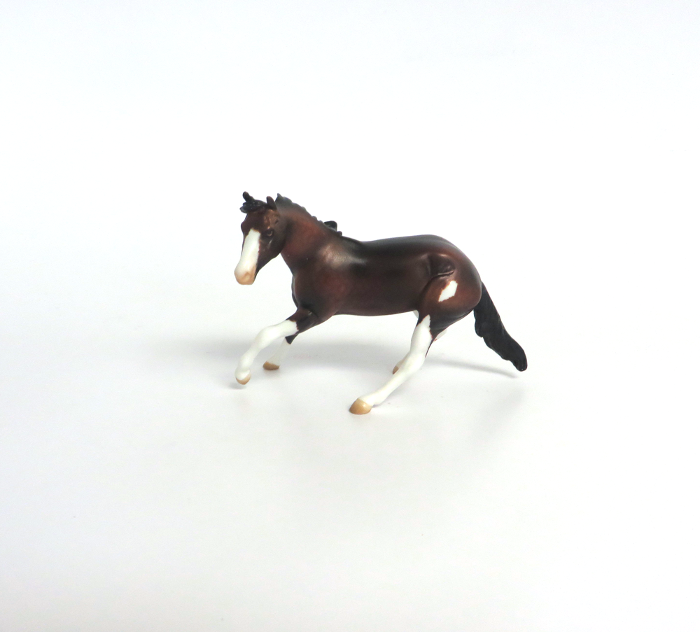 SHADOW -- OOAK CUTTER CHIP DARK BAY BY MISSY FOX MW19