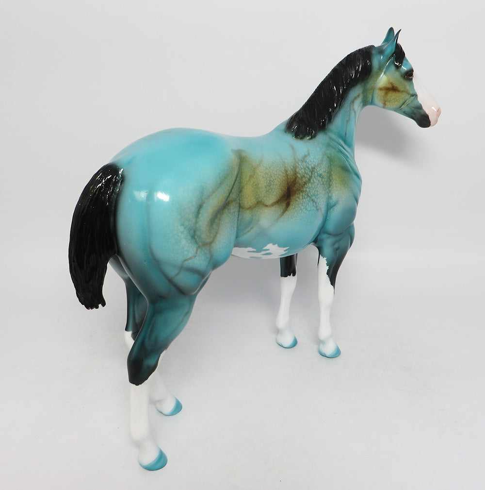 BISBEE-OOAK CM TURQUOISE ISH MODEL HORSE BY DAWN QUICK EQ 2018