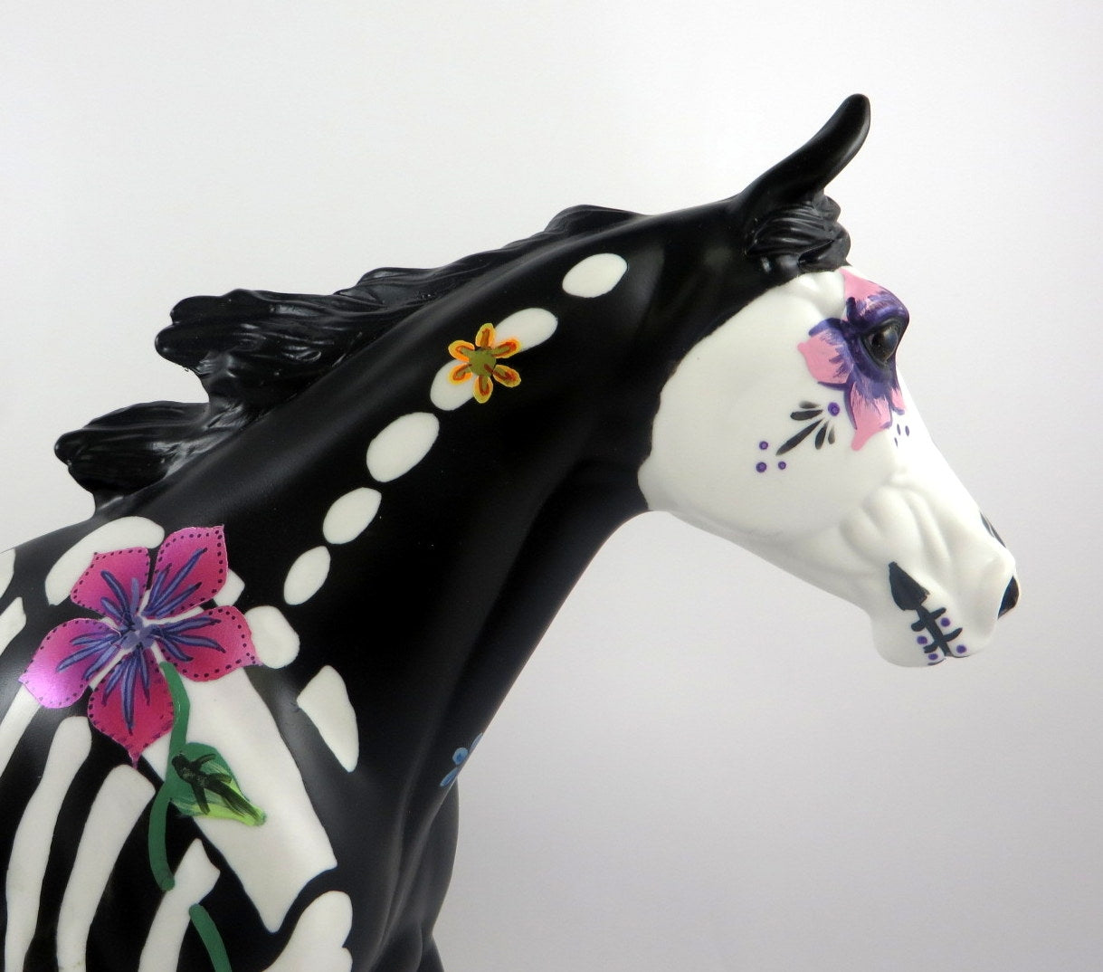 SOMETHING SPOOKY-OOAK SKELETON DECORATOR PALOUSE BY DAWN QUICK MM19