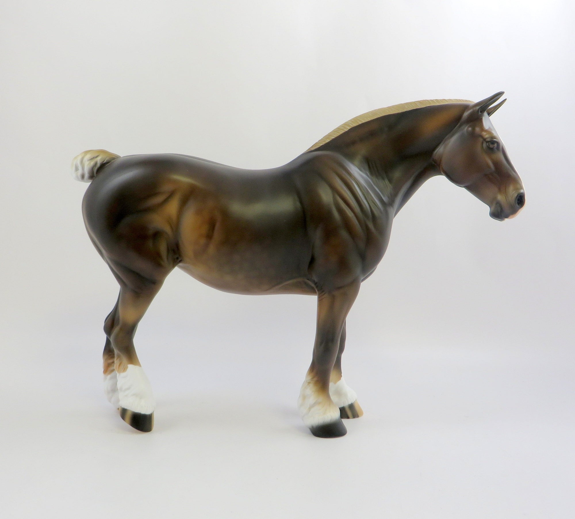 LADY OF THE LAKE NC LIVER CHESTNUT BUNNY EQ 2019