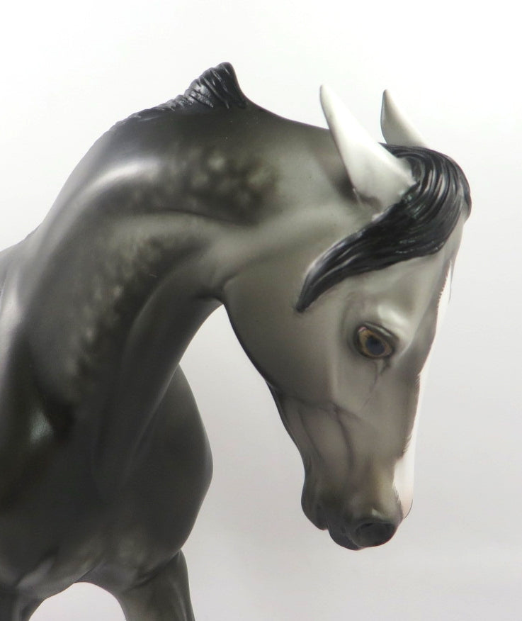 SPLENDID-OOAK DARK DAPPLE GREY THOROUGHBRED MODEL HORSE BY SHERYL LEISURE 1/3/20