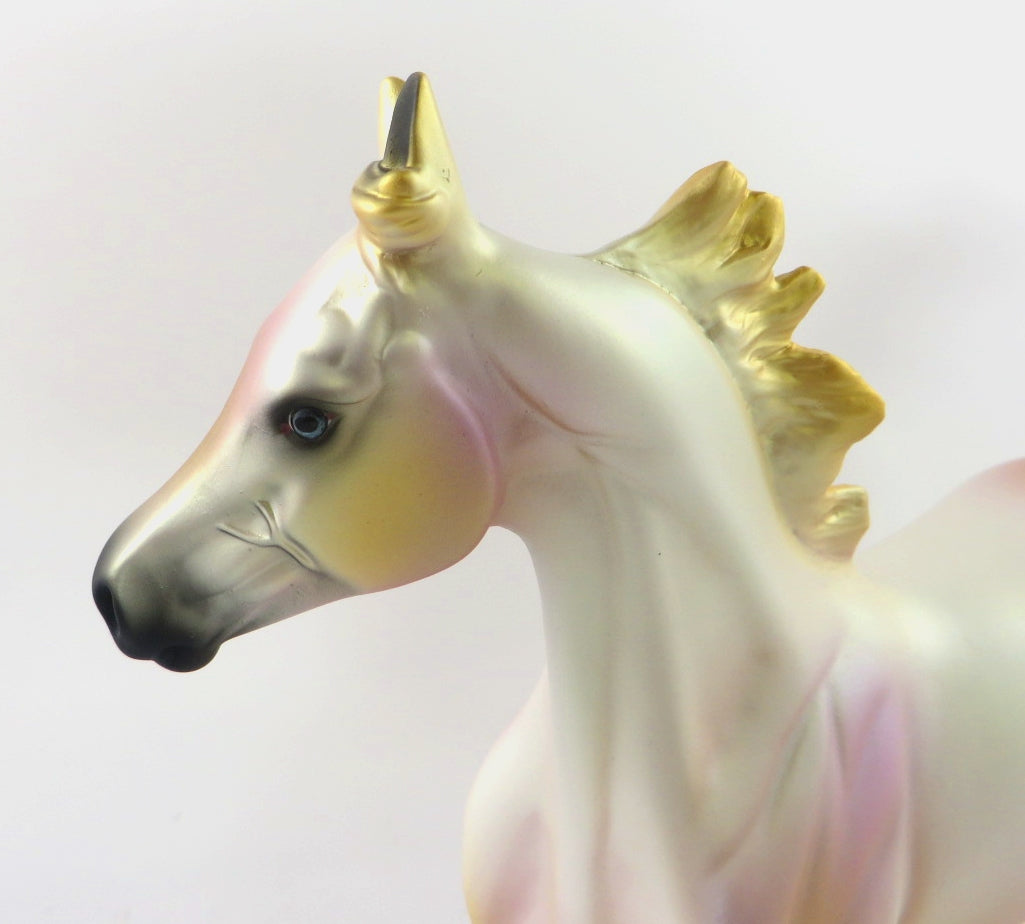 SUGAR PLUM - LE-15 WINTER DECORATOR YEARLING BY MELISSA FOX WHS19