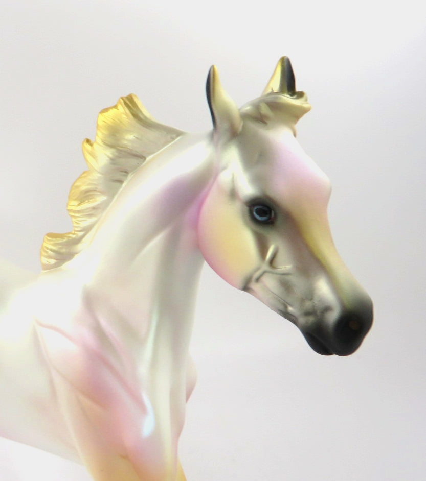 SUGAR PLUM - LE-15 WINTER DECORATOR YEARLING BY MELISSA FOX WHS19