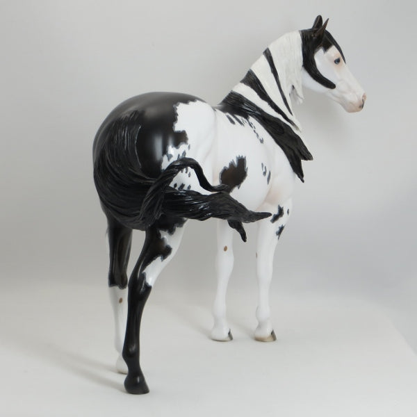 MAKAWEE EARTH MAIDEN - OOAK Mapped Black & White Paint Mare 5/15