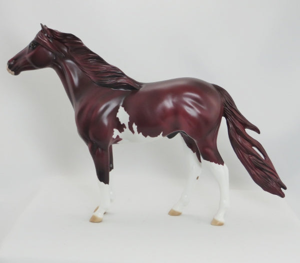 ENFREEDOM - Liver Chestnut Paint Mustang Model Horse - LE14 - 7/4