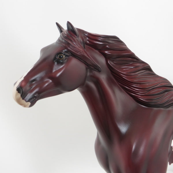ENFREEDOM - Liver Chestnut Paint Mustang Model Horse - LE14 - 7/4