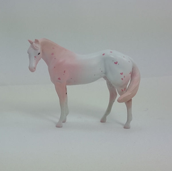 STRAWBERRY SHORTCAKE - Stock Chip Model Horse - Deco Hearts - 1/15