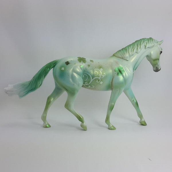 O'LUCKY - Green Metallic Decorator Pony Model Horse with Shamrocks - 1/15