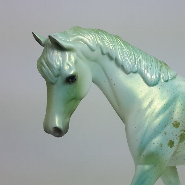 O'LUCKY - Green Metallic Decorator Pony Model Horse with Shamrocks - 1/15