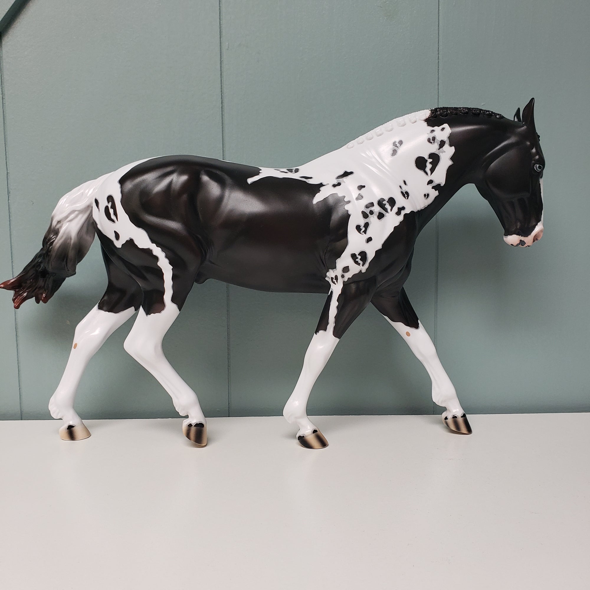 Valentino SAMPLE Custom Deco Broken Hearts Design Irish Draught By Ashley Palmer SS624