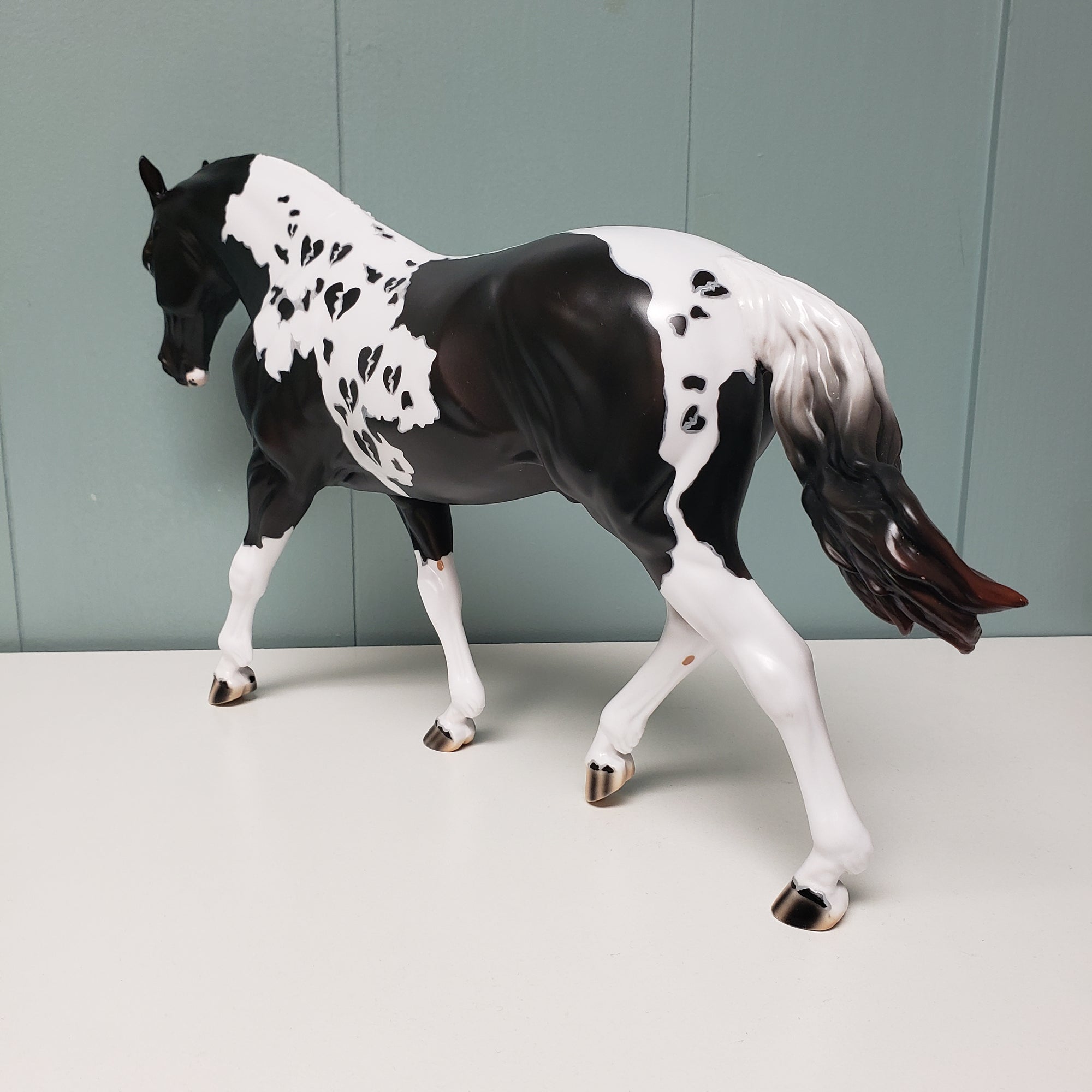 Valentino SAMPLE Custom Deco Broken Hearts Design Irish Draught By Ashley Palmer SS624