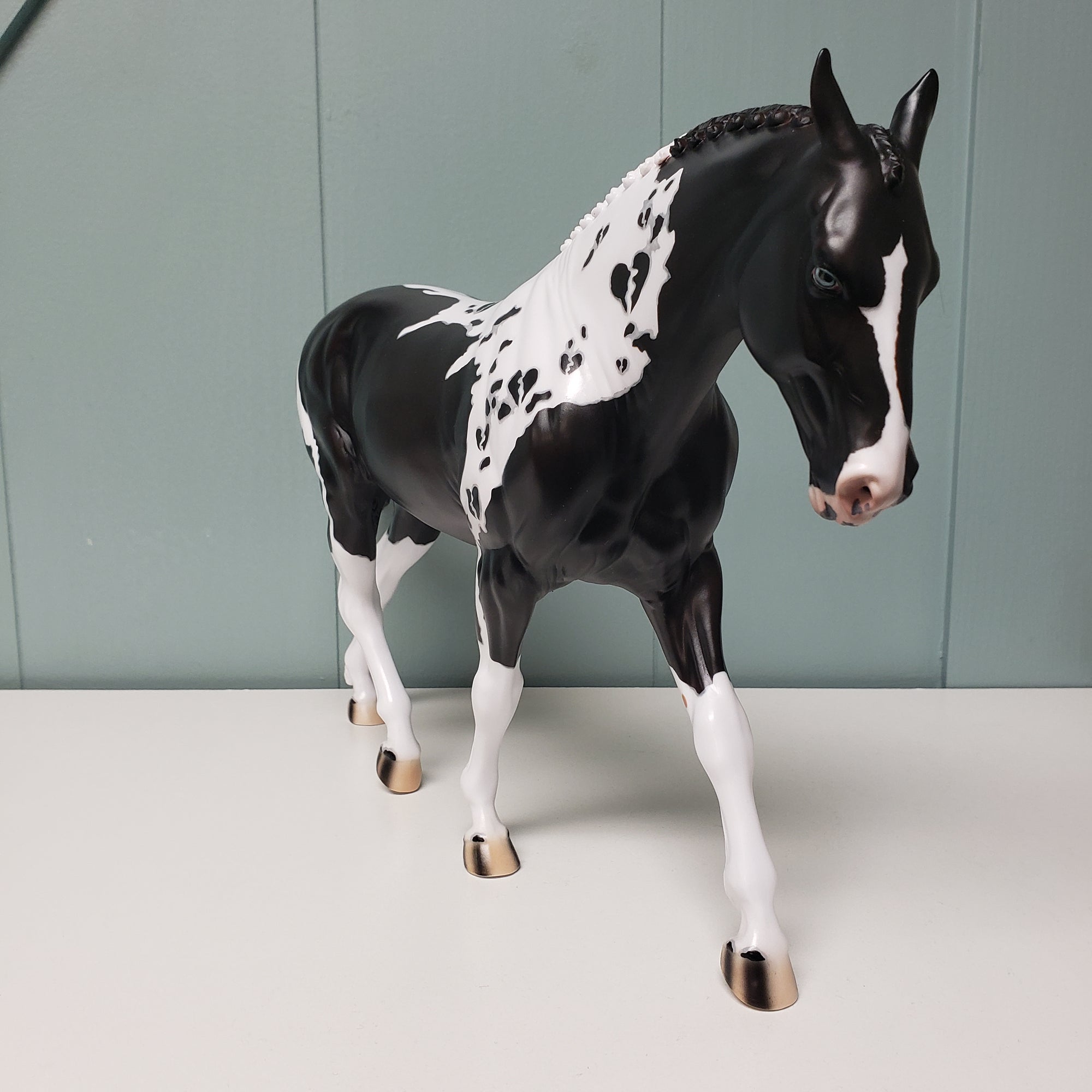 Valentino SAMPLE Custom Deco Broken Hearts Design Irish Draught By Ashley Palmer SS624