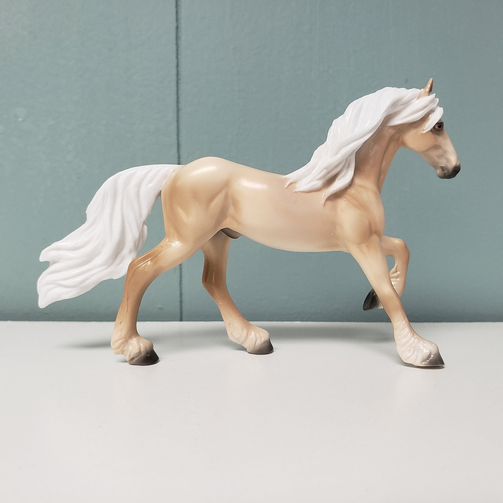 Peep LE-6 Palomino Friesian Chip By Ellen Robbins