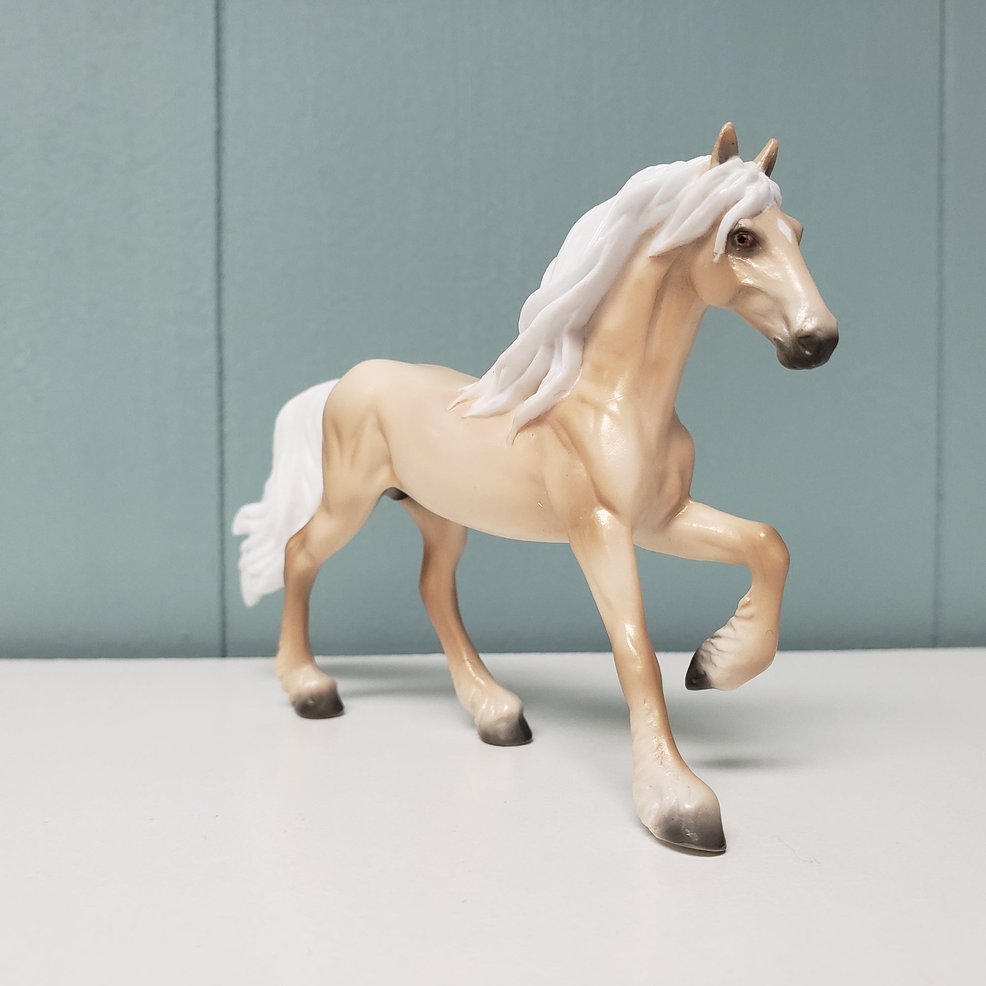 Peep LE-6 Palomino Friesian Chip By Ellen Robbins