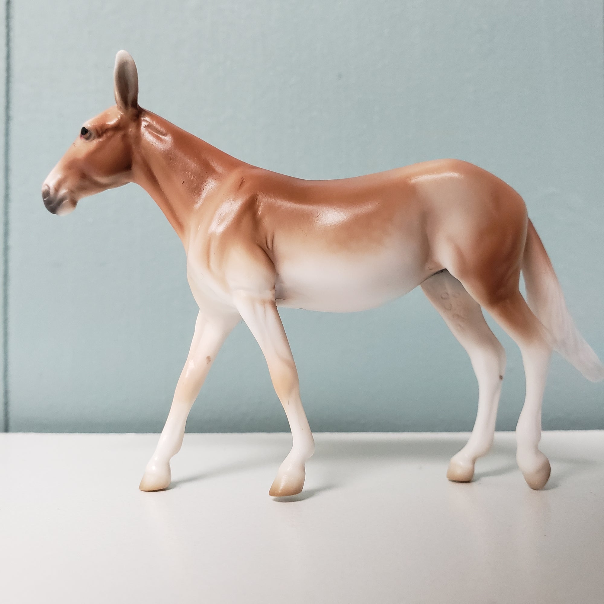 Mini Velveteen LE-4 Dappled Chestnut Mule Chip Velveteen Classic Literature Series By Jess Hamill  CL24