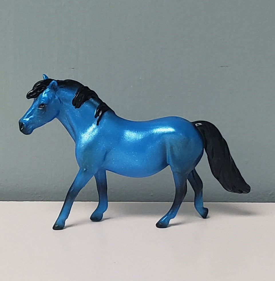 Electric Raspberry LE-6 Wild Blue Deco Pony Chip By Ellen Robbins
