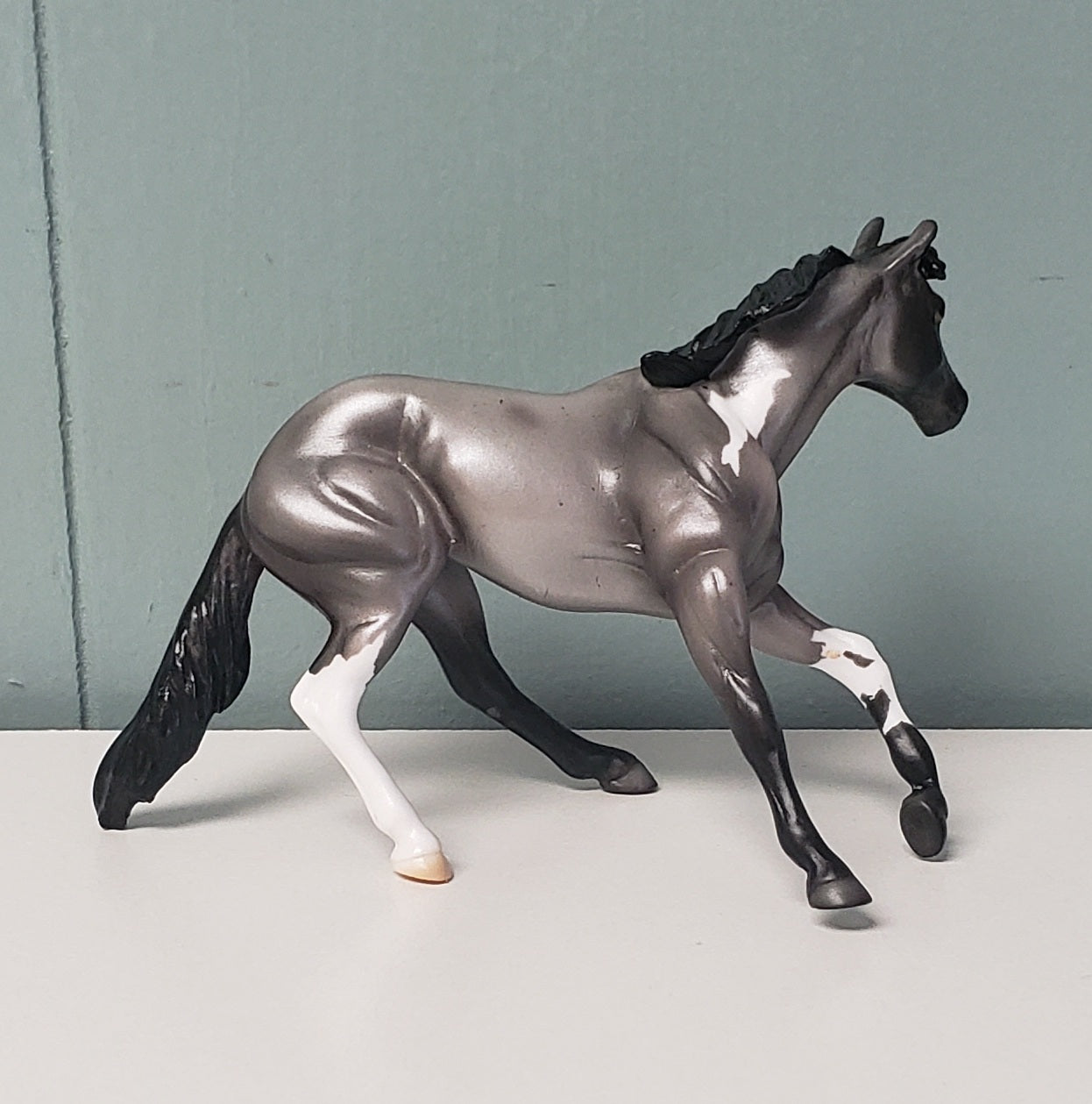 Fujita LE-6 Blue Roan Overo Cutter Chip By Ellen Robbins