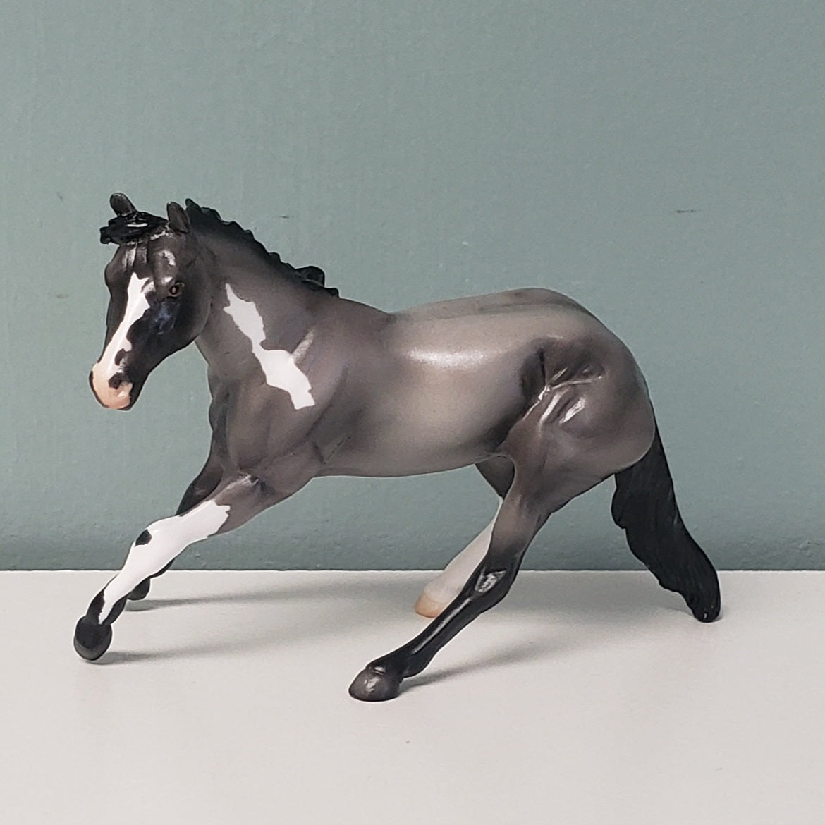 Fujita LE-6 Blue Roan Overo Cutter Chip By Ellen Robbins