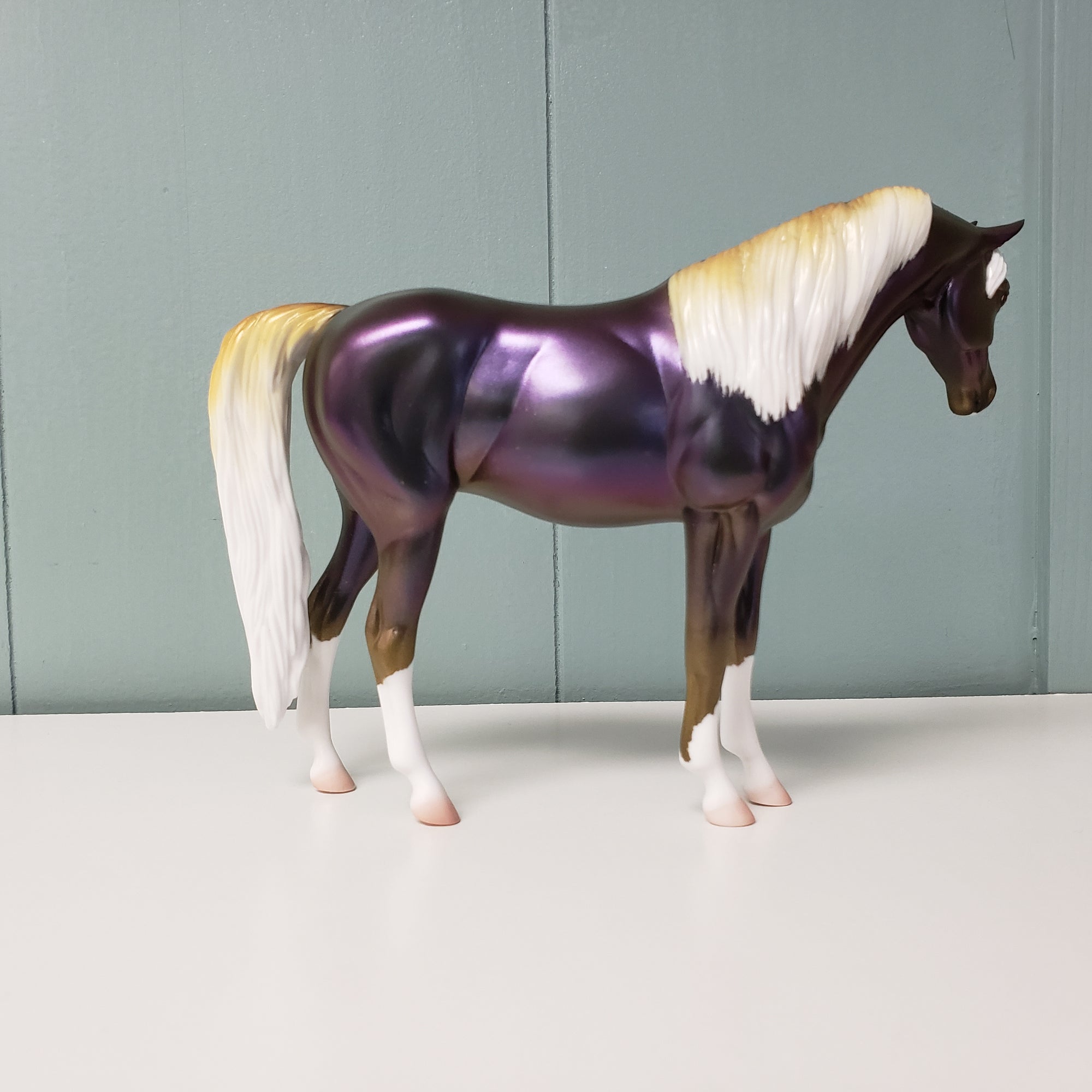 Golden Chaos OOAK Colorshift with Gold Highlights Deco Pebble Arabian By Ellen Robbins - SHCF24