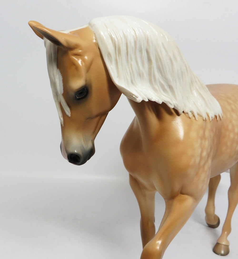 DISCOVERY-OOAK DAPPLE PALOMINO THROUGHBRED MODEL HORSE BY SHERYL LEISURE 12-19-17