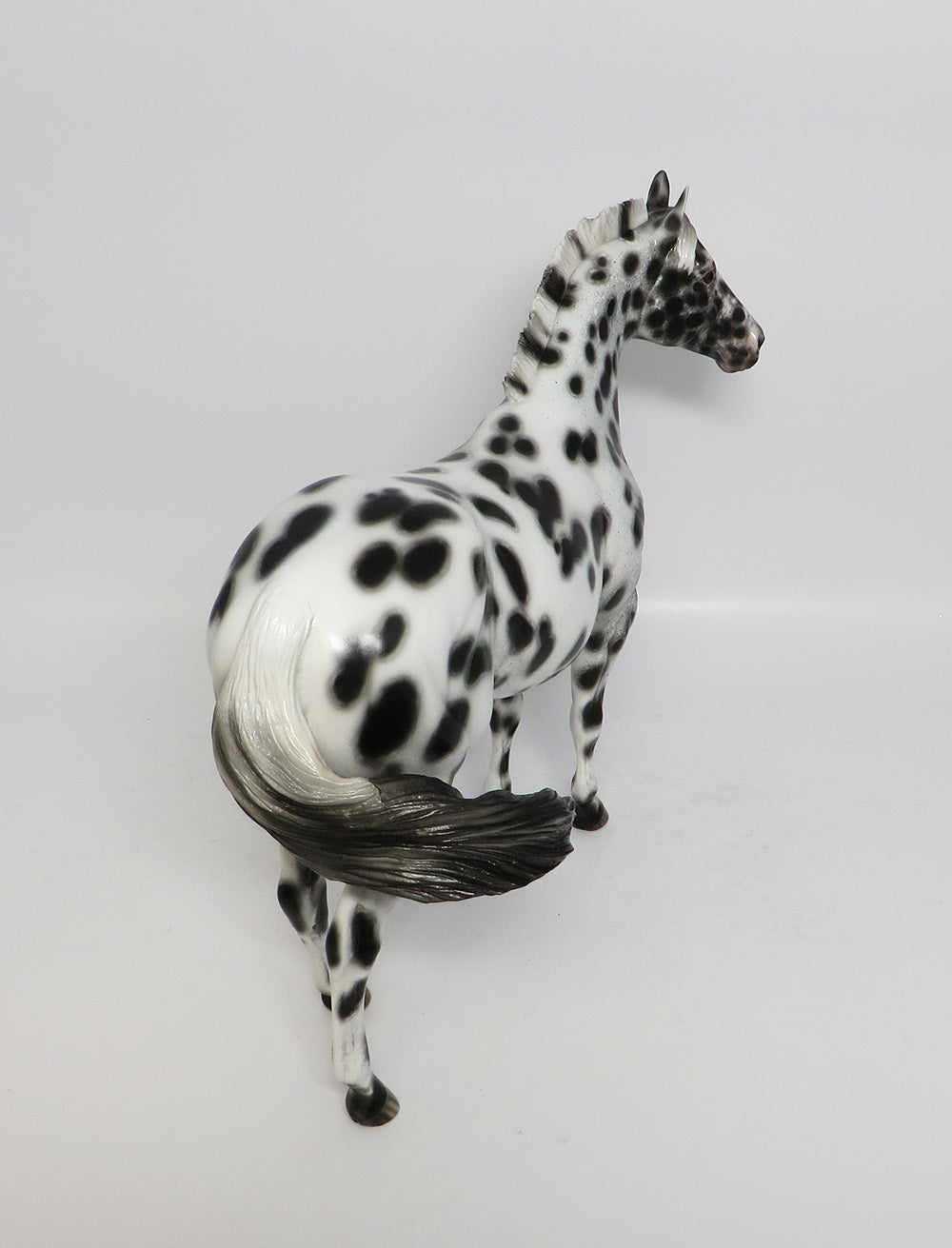 APPLAUSE-OOAK BLACK LEPOARD ISH MODEL HORSE BY SHERYL LEISURE 12-19-17