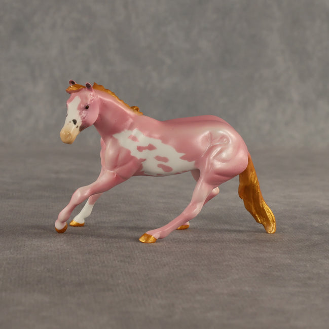 Glamazon OOAK Chip Cutting Horse by Dawn Quick SHCF26