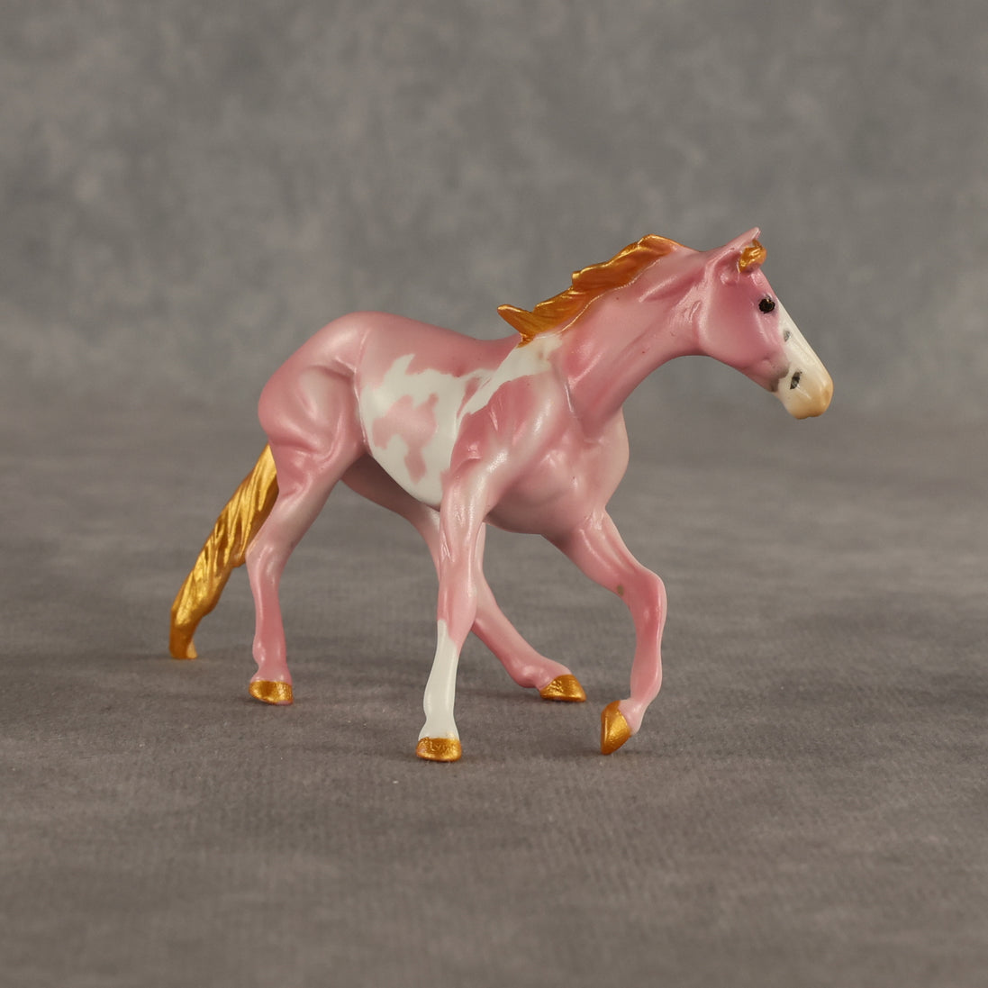 Glamazon OOAK Chip Cutting Horse by Dawn Quick SHCF26