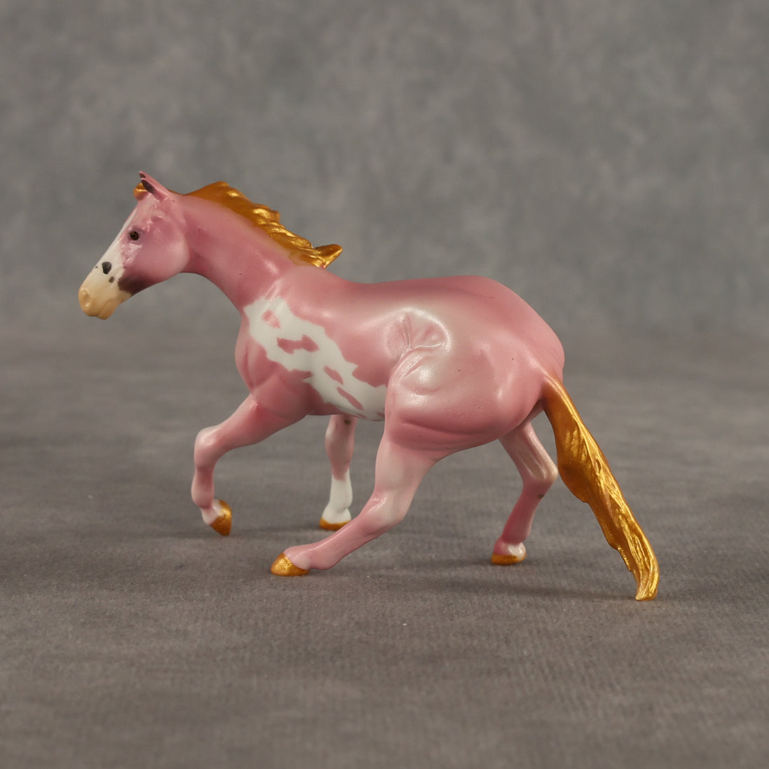 Glamazon OOAK Chip Cutting Horse by Dawn Quick SHCF26