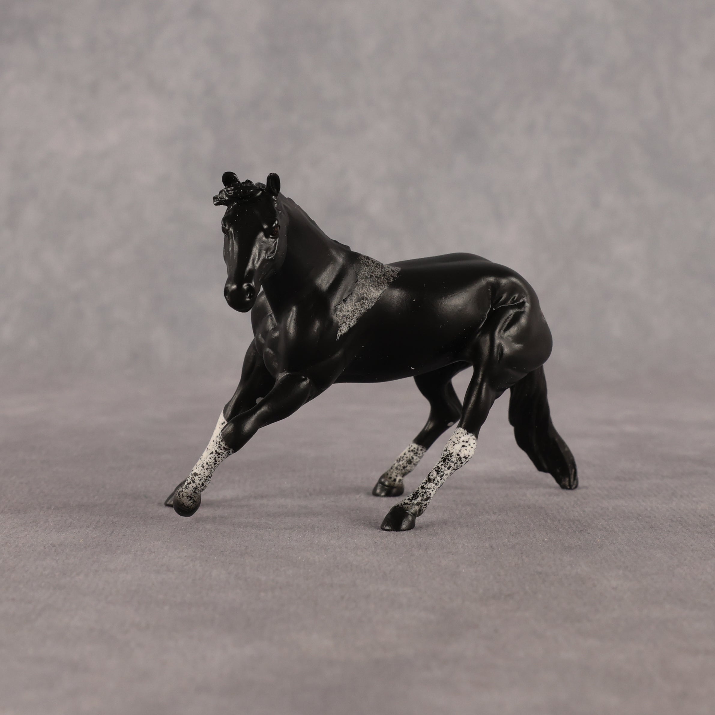 Austra OOAK Chip Cutting Horse by Anna Rieck EQ26