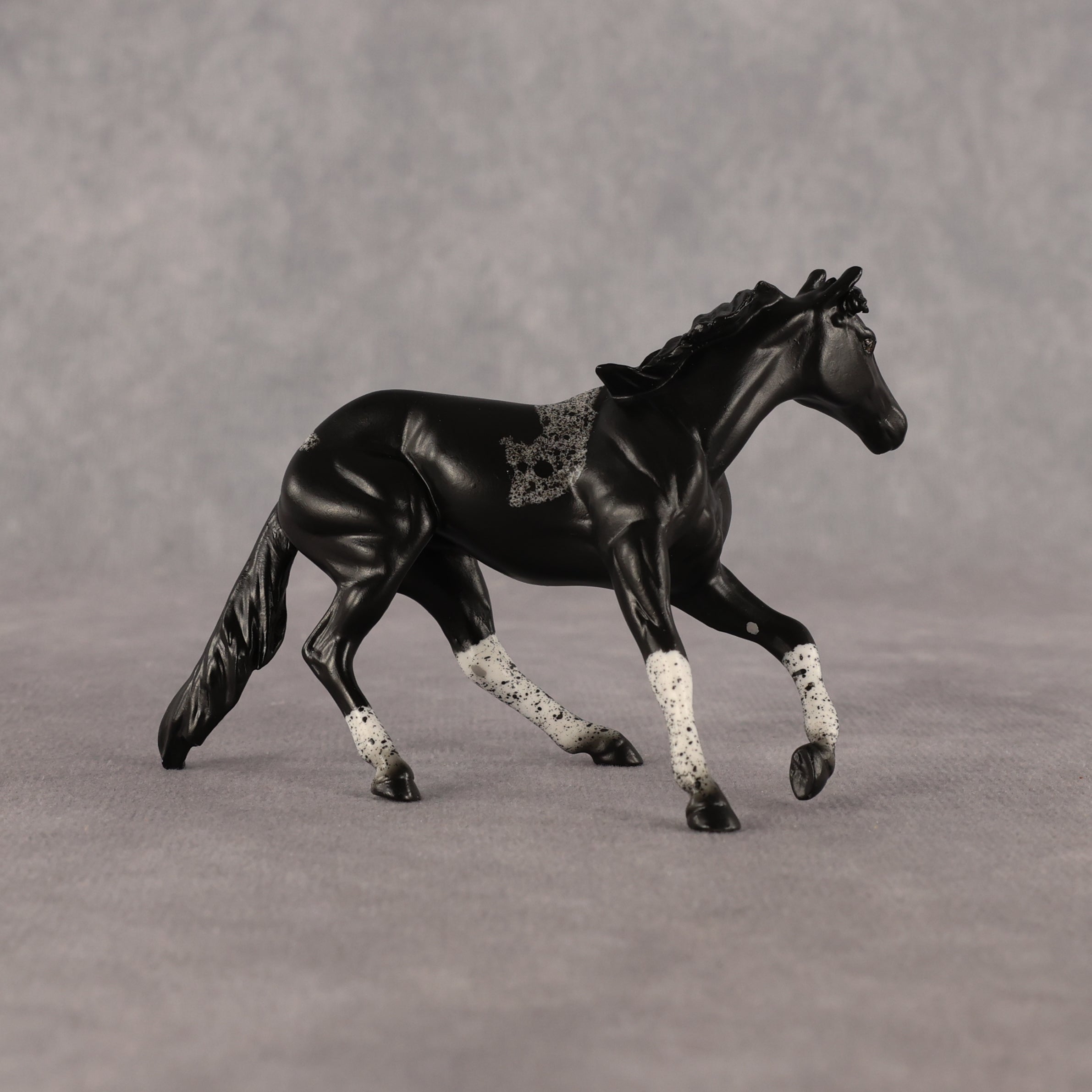 Austra OOAK Chip Cutting Horse by Anna Rieck EQ26