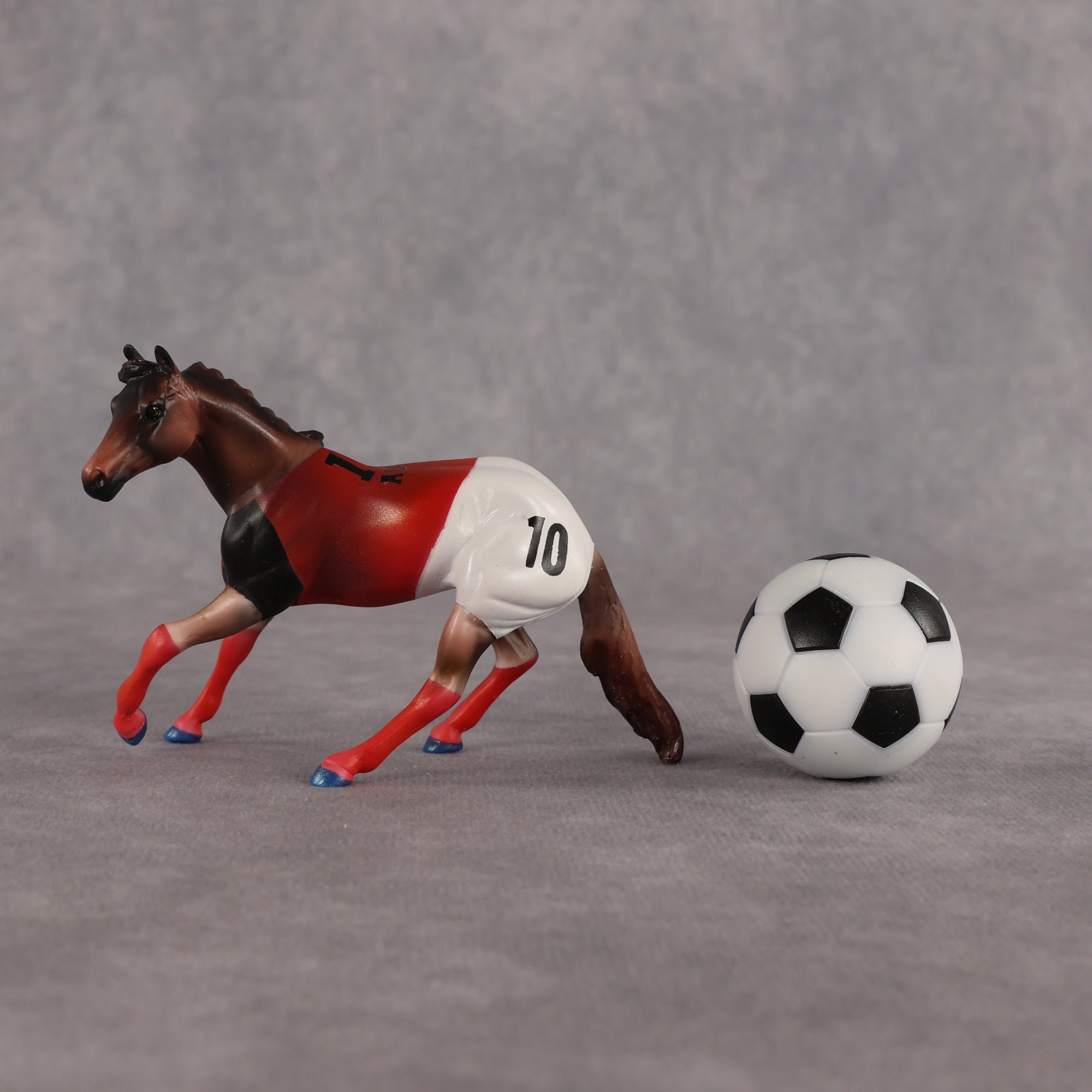 Austria OOAK Chip Cutting Horse by Enrique Duarte SCD26