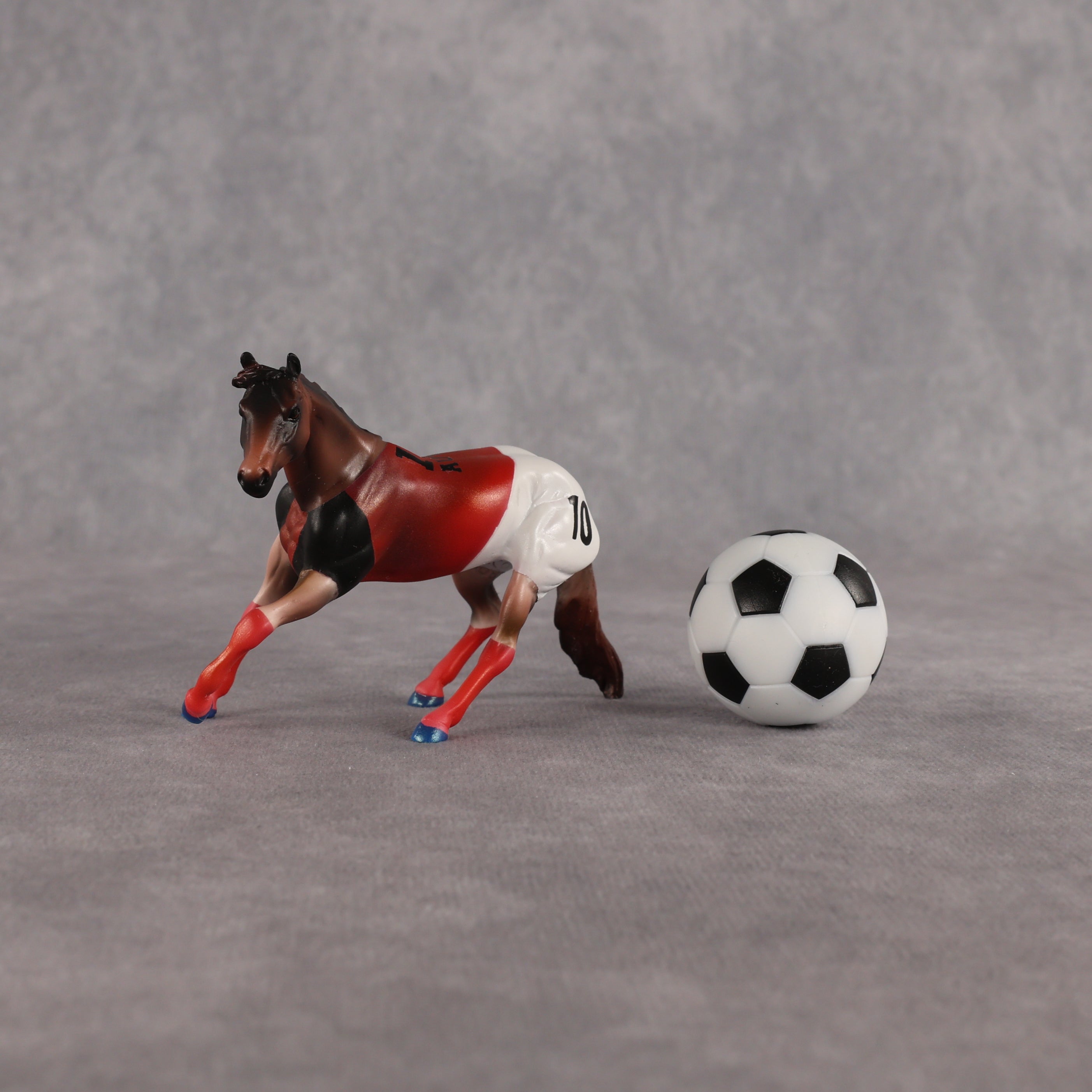 Austria OOAK Chip Cutting Horse by Enrique Duarte SCD26