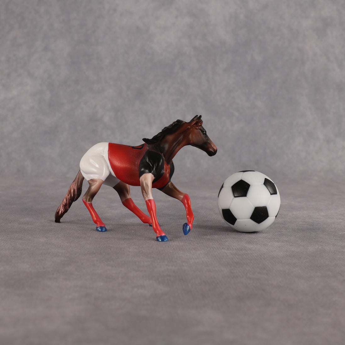 Austria OOAK Chip Cutting Horse by Enrique Duarte SCD26