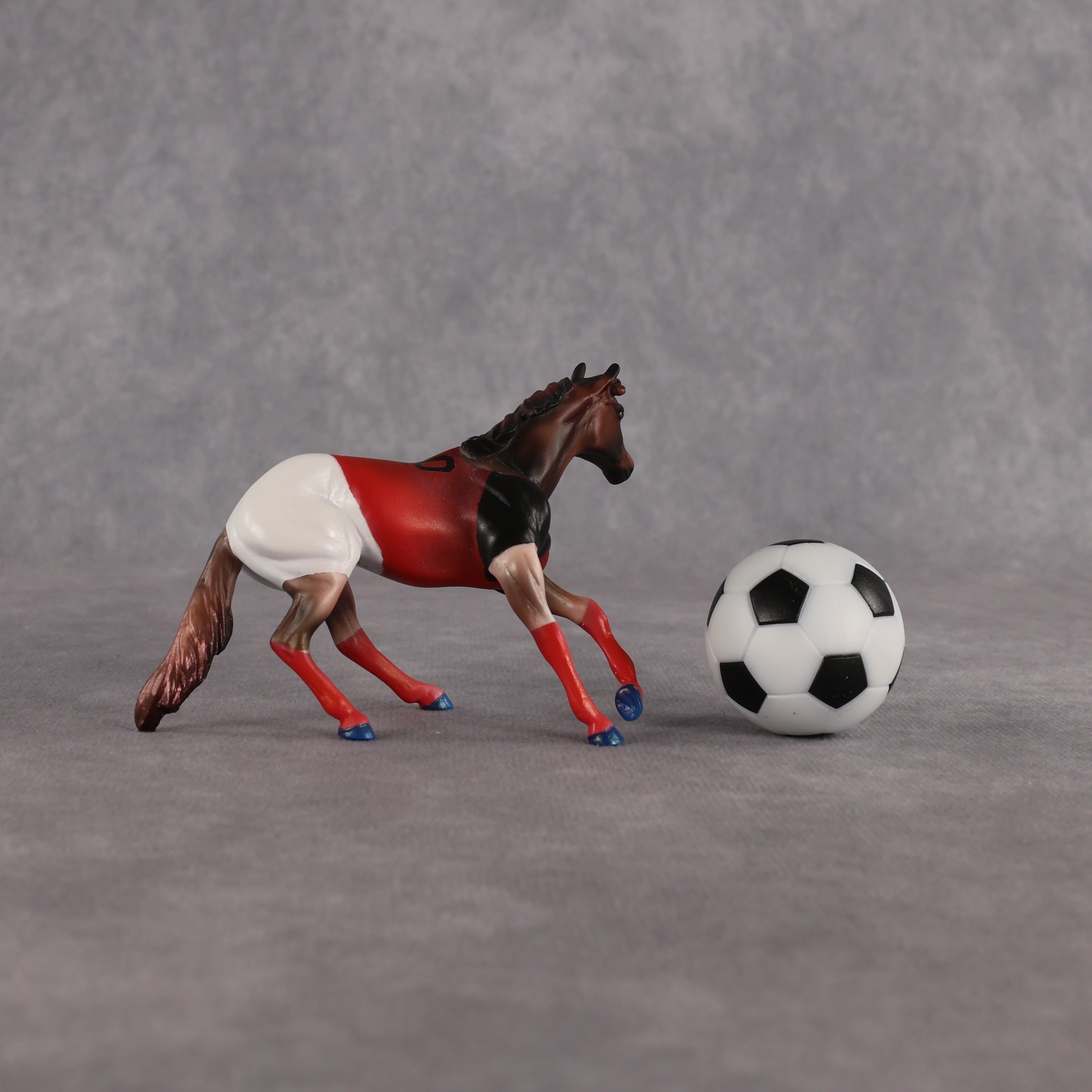 Austria OOAK Chip Cutting Horse by Enrique Duarte SCD26