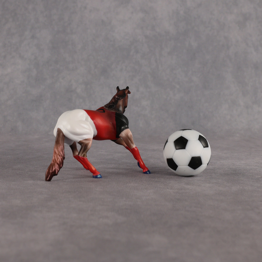 Austria OOAK Chip Cutting Horse by Enrique Duarte SCD26