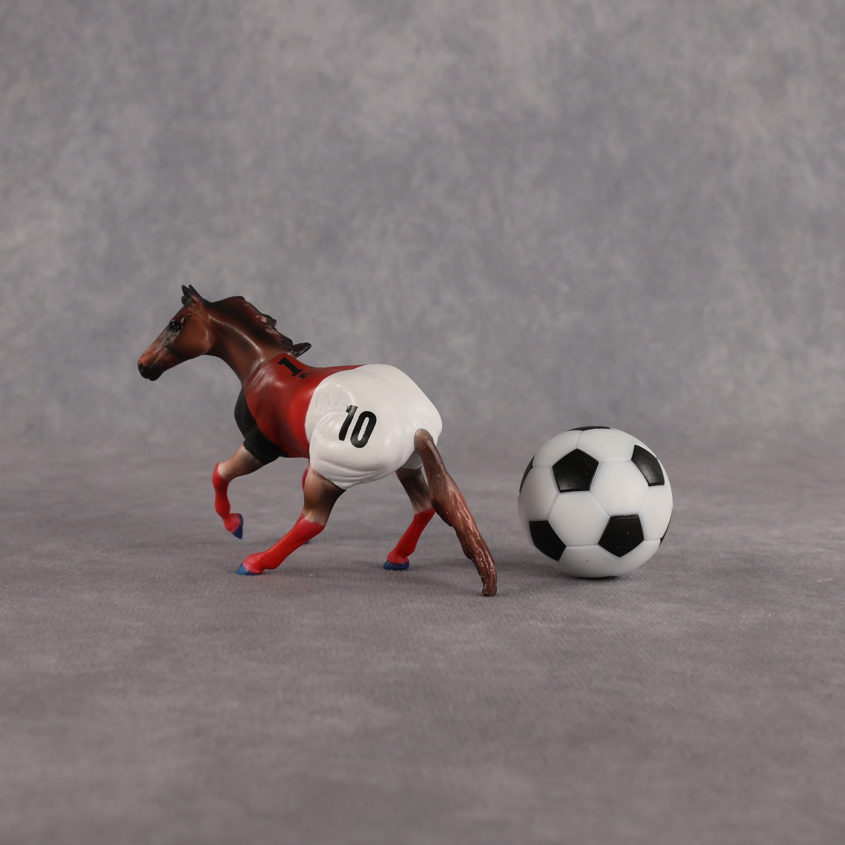 Austria OOAK Chip Cutting Horse by Enrique Duarte SCD26