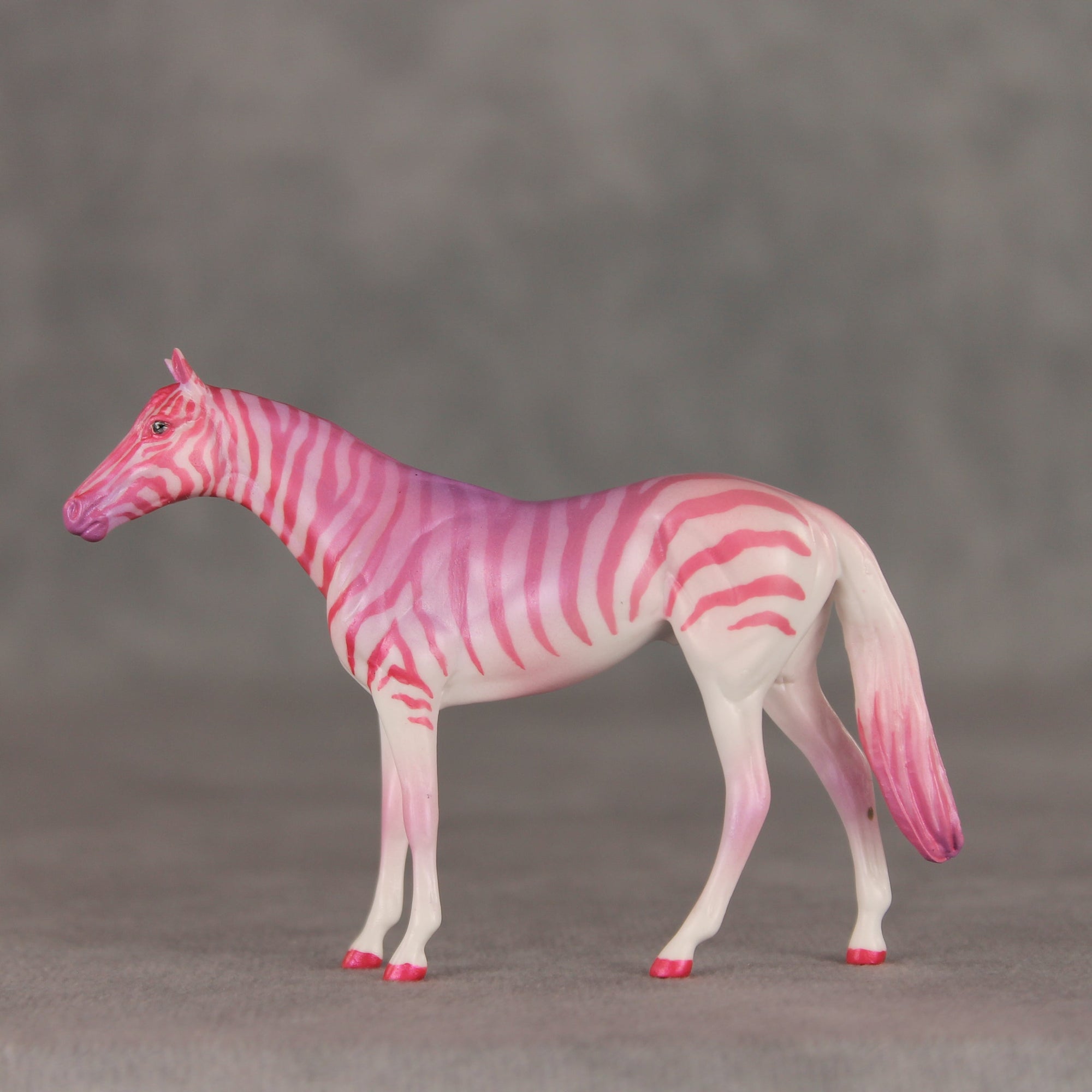 Berry Blitz OOAK Chip Thoroughbred  by Jess Hamill VV26