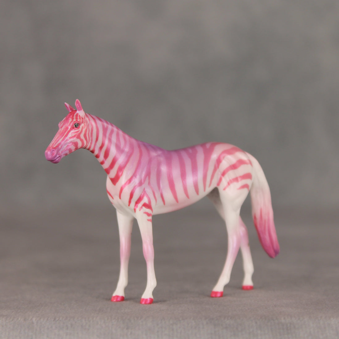 Berry Blitz OOAK Chip Thoroughbred  by Jess Hamill VV26