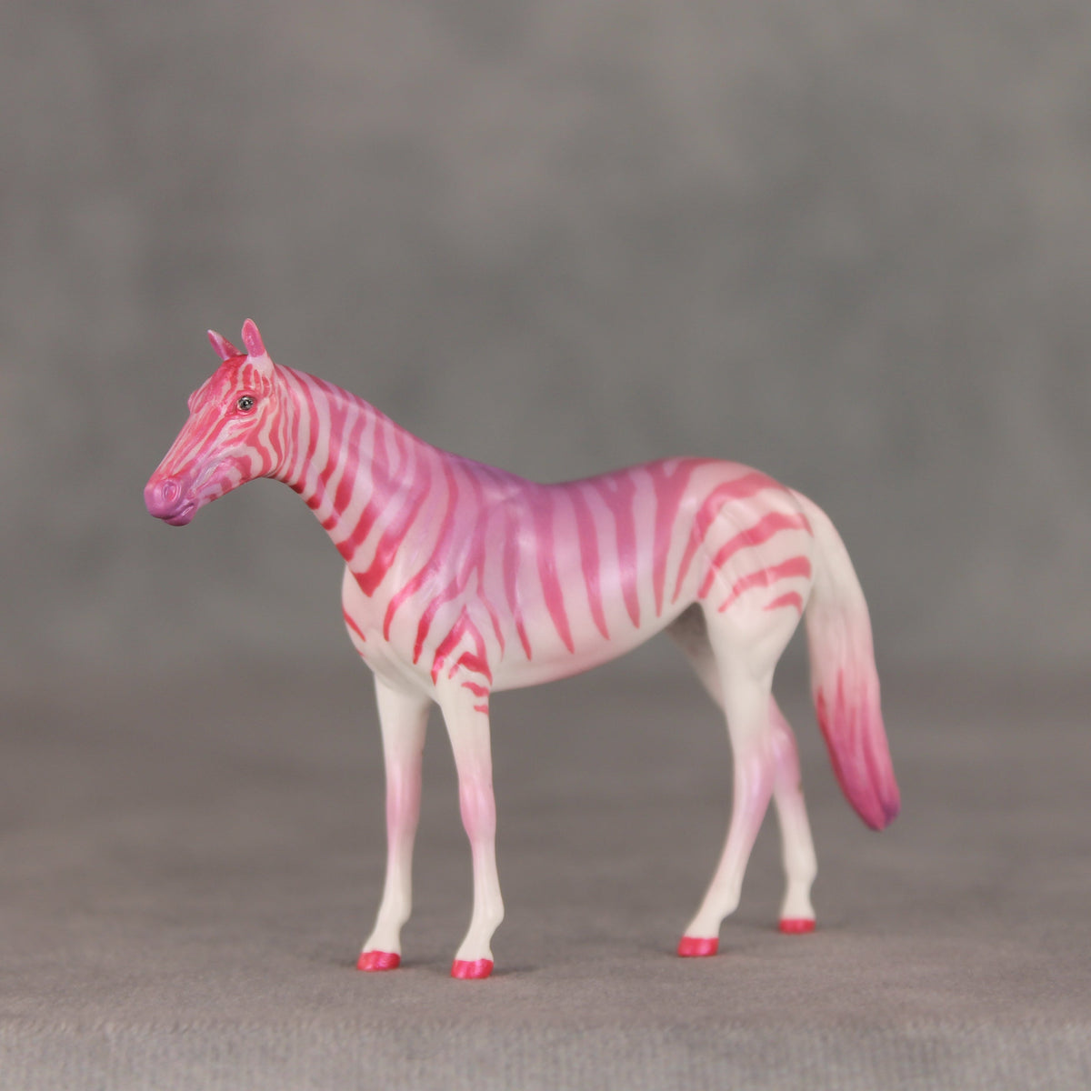 Berry Blitz OOAK Chip Thoroughbred  by Jess Hamill VV26