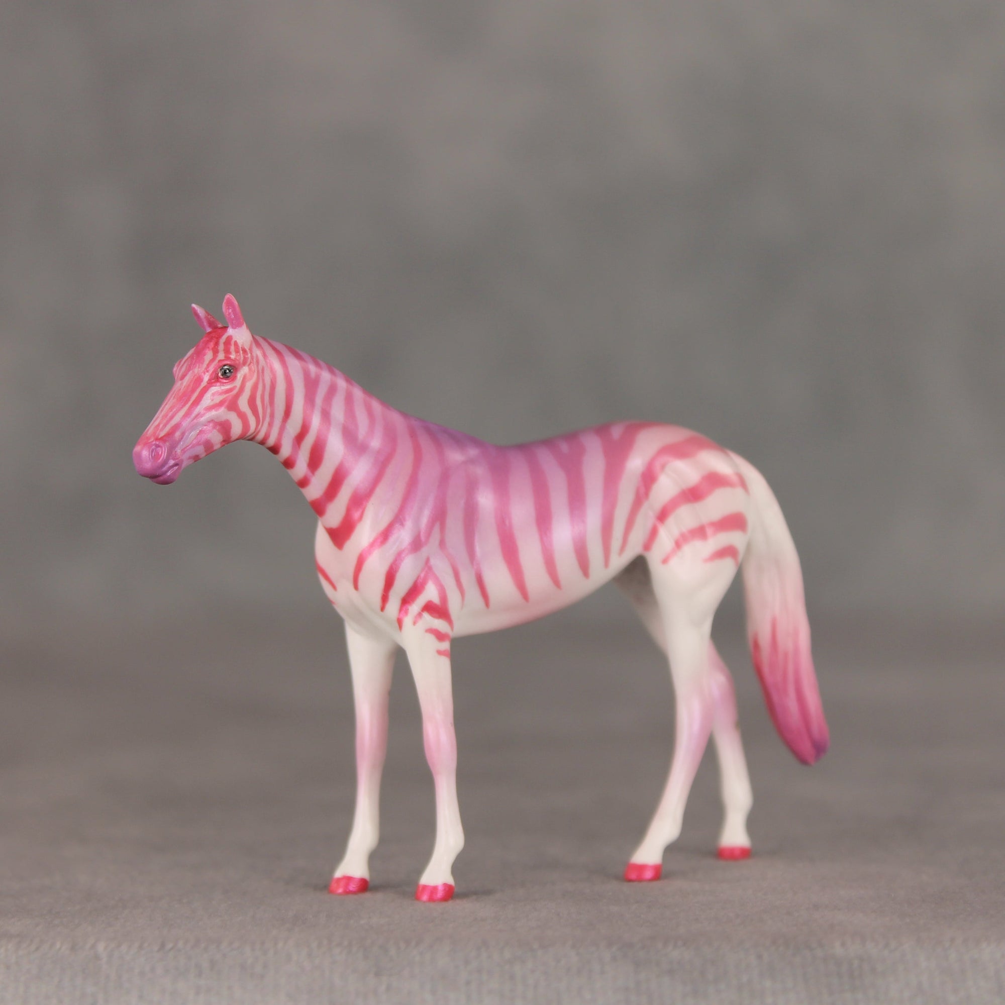 Berry Blitz OOAK Chip Thoroughbred  by Jess Hamill VV26