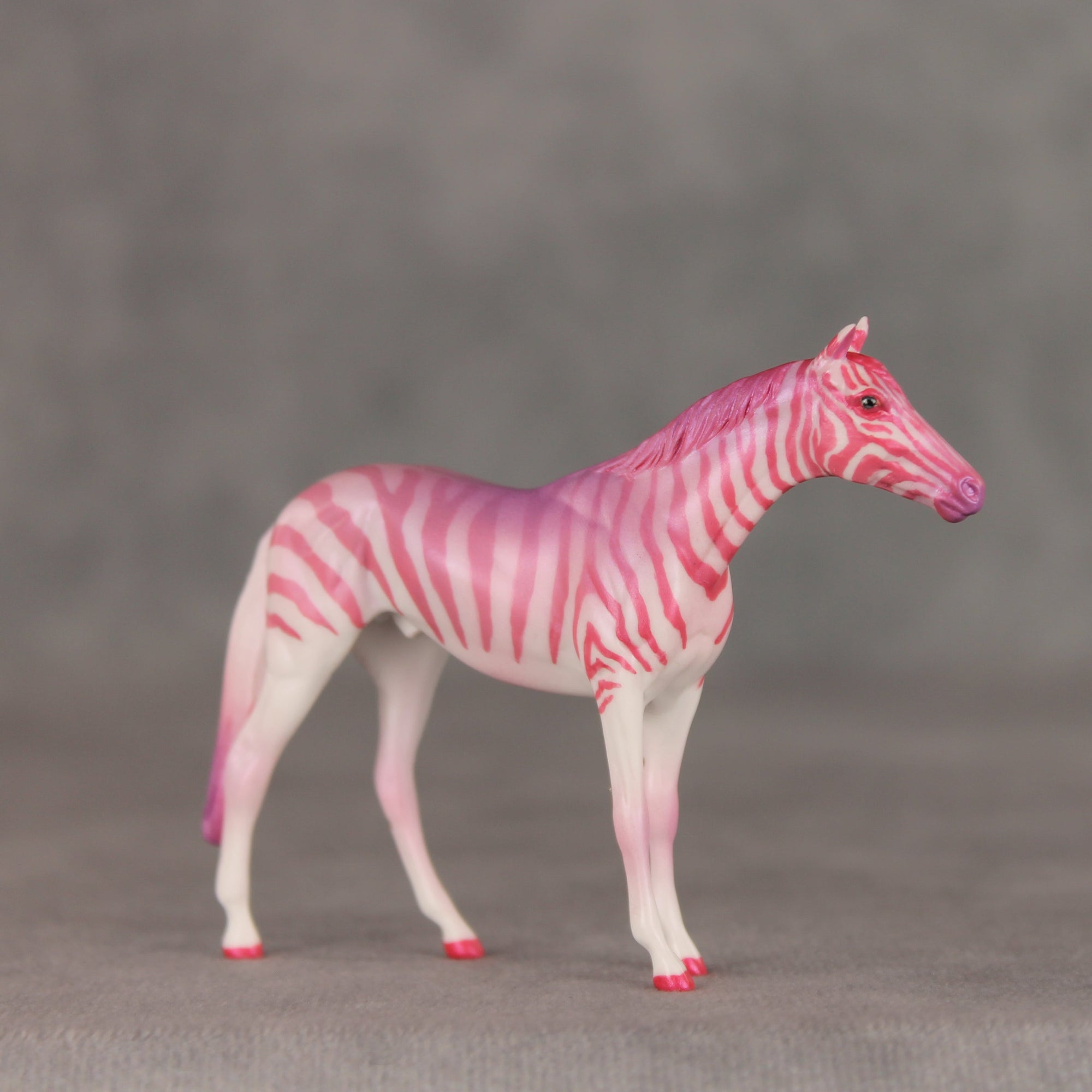 Berry Blitz OOAK Chip Thoroughbred  by Jess Hamill VV26