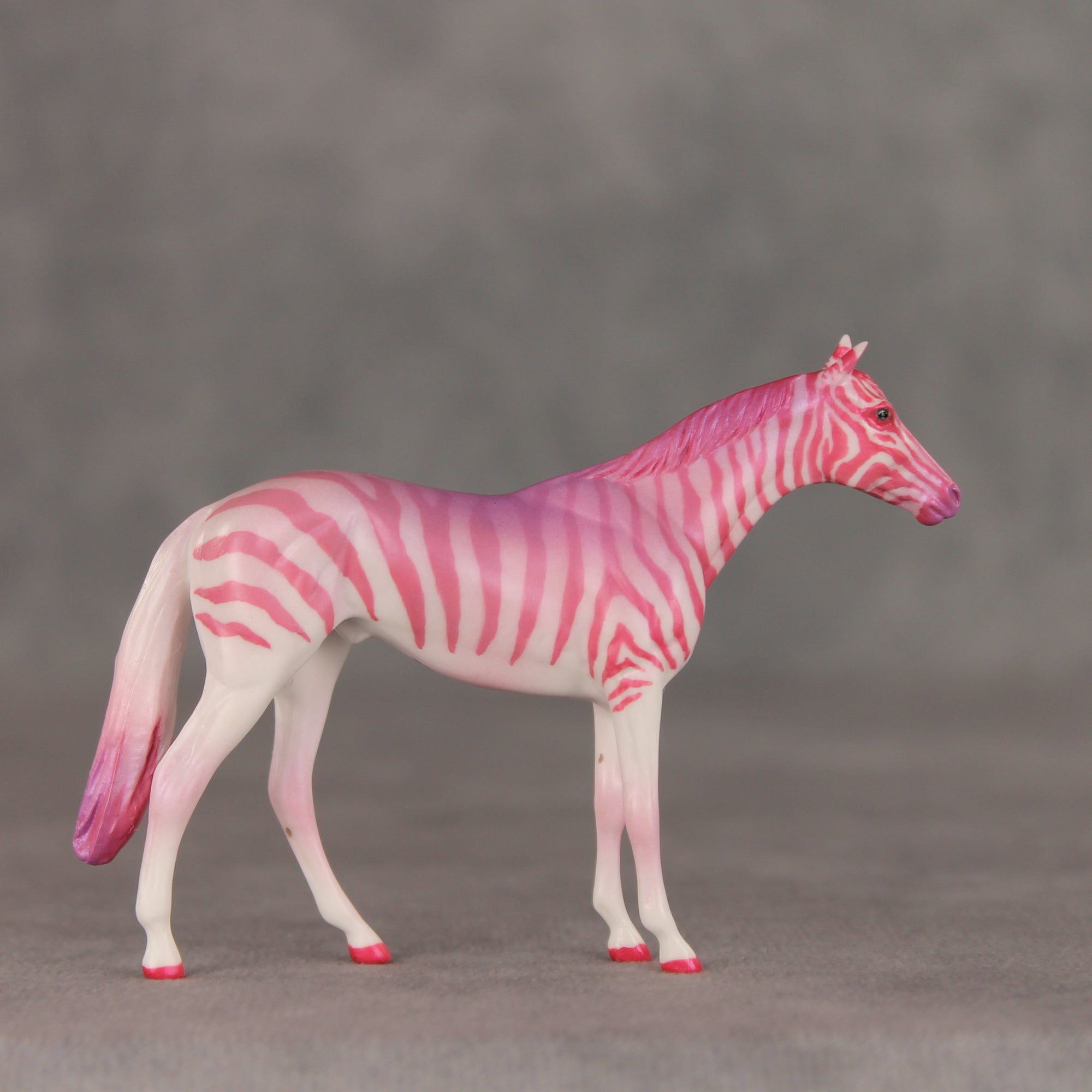 Berry Blitz OOAK Chip Thoroughbred  by Jess Hamill VV26